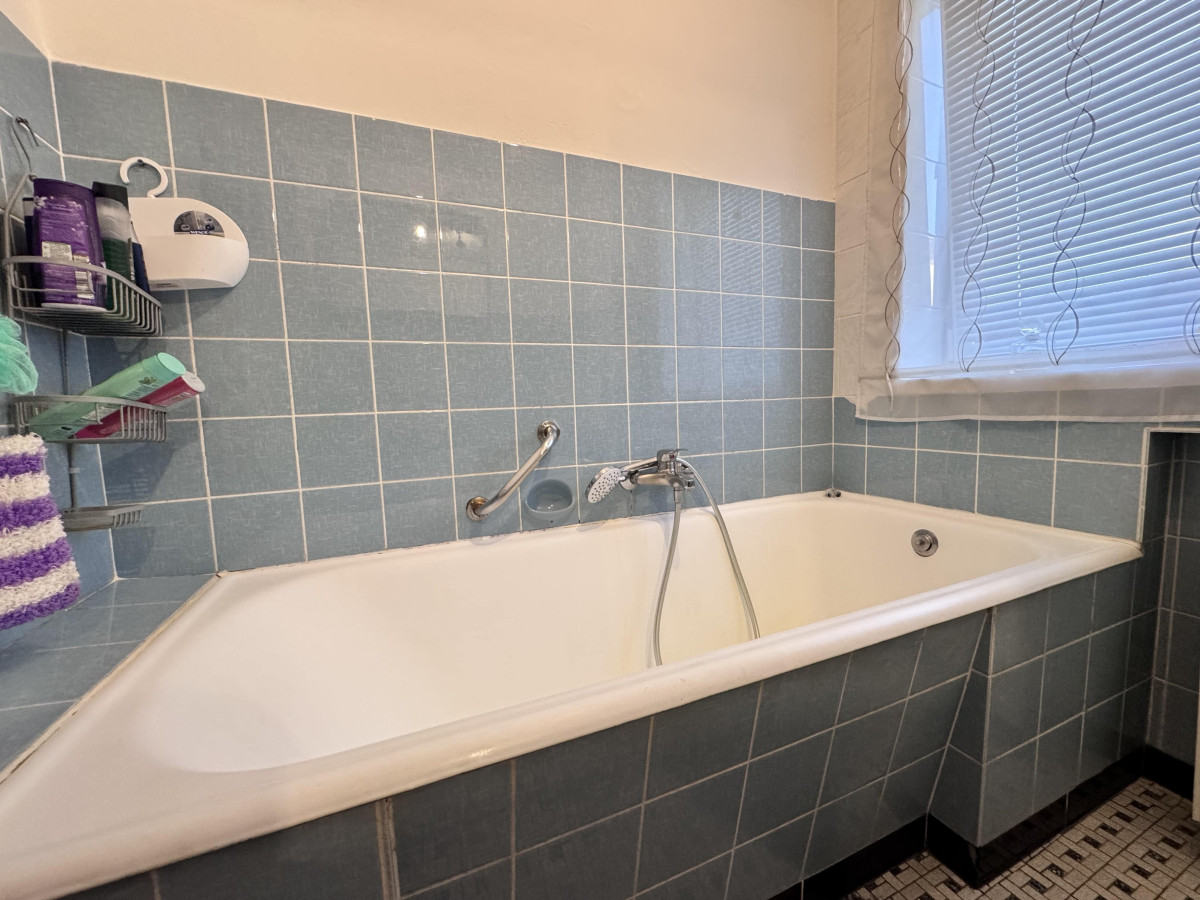 Erdgeschoss - Badezimmer