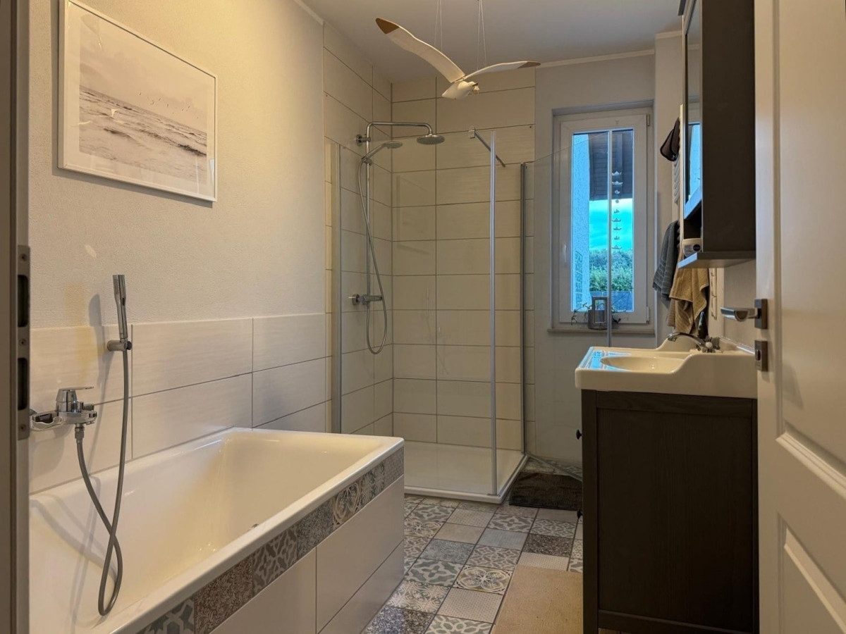 Erdgeschoss - Badezimmer….