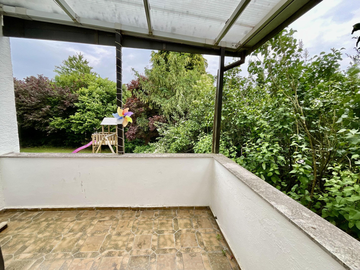 überdachte Terrasse