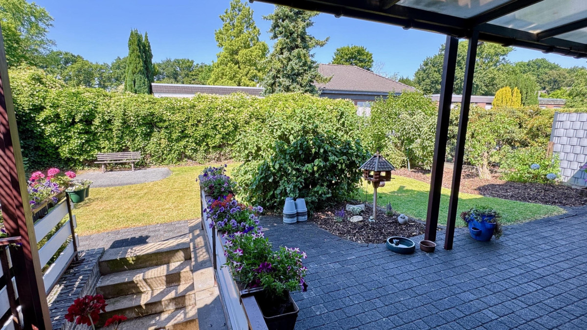 Terrasse Erdgeschoss