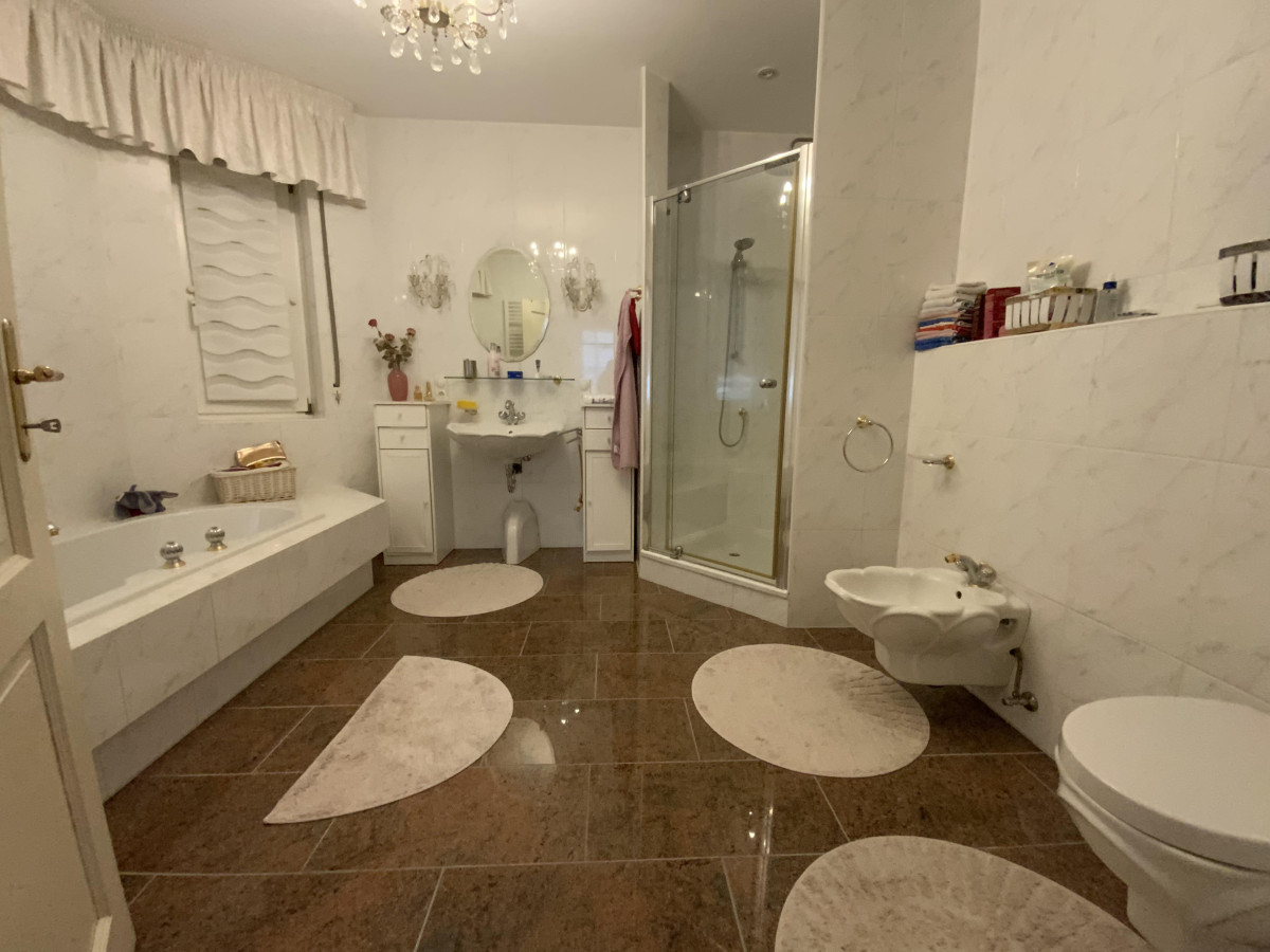 Badezimmer EG