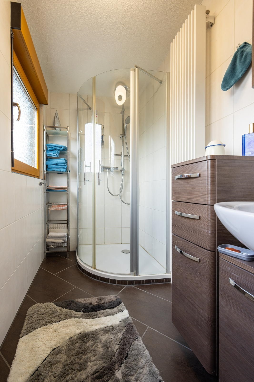OG: Bad mit Dusche
