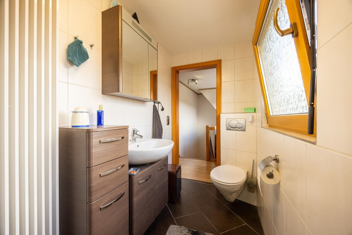 OG: Bad mit Dusche