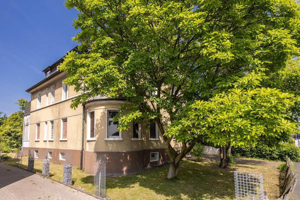 Außenansicht, Straßenseite