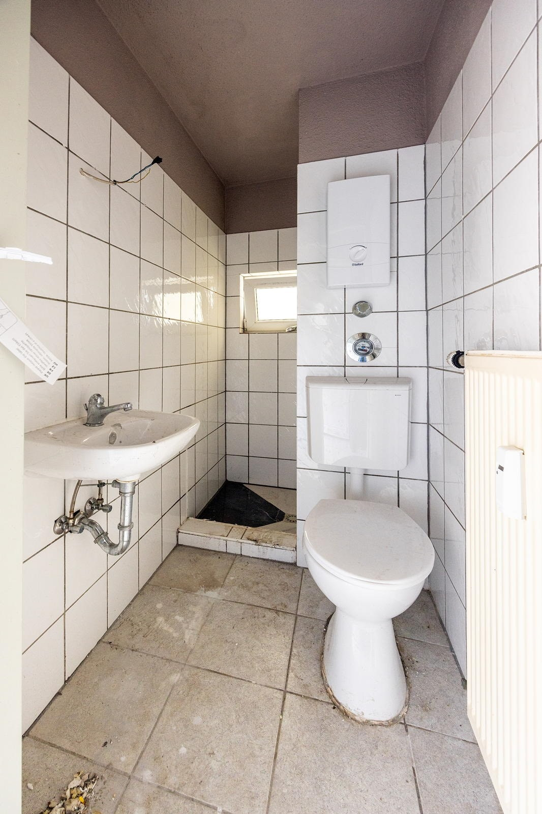 hinten, EG: Tageslichtbad