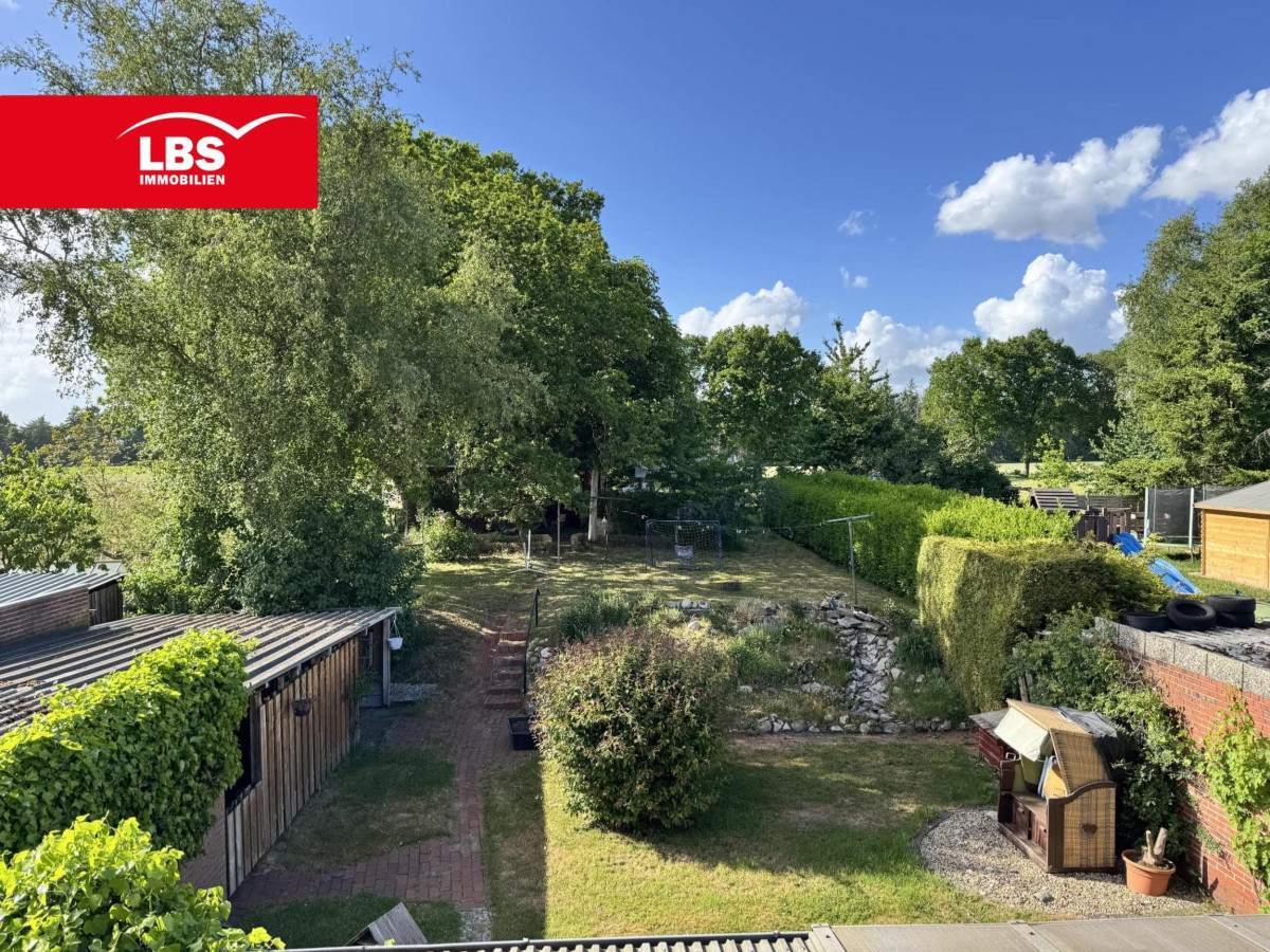 Sicht vom Balkon i. d. Garten
