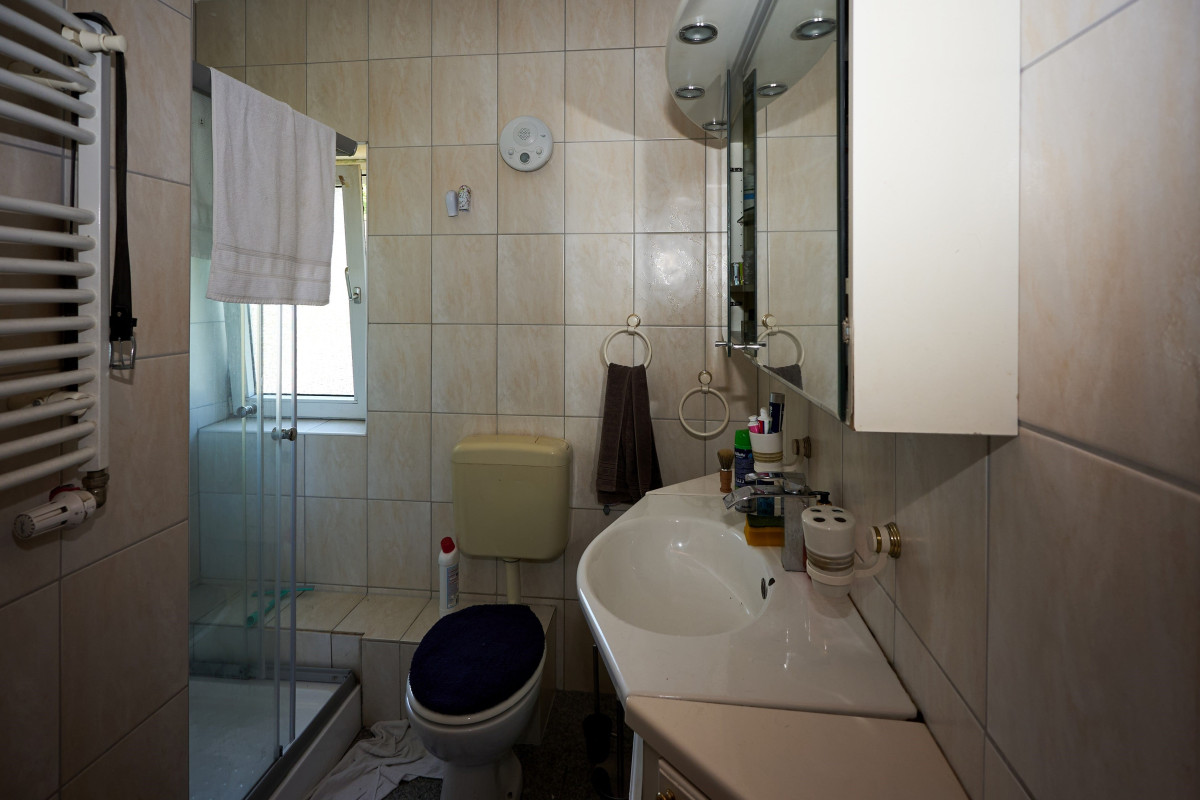 Bad mit Dusche OG
