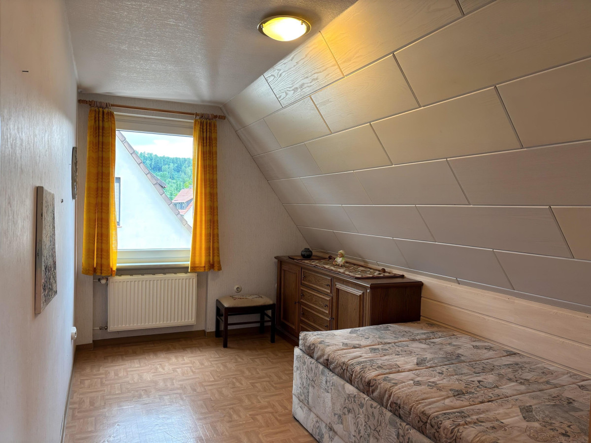 OG links - Zimmer 3