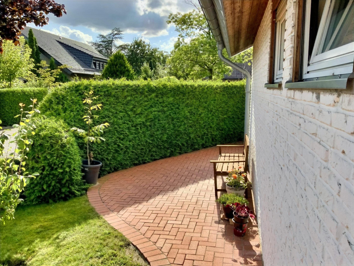 Vor dem Haus…