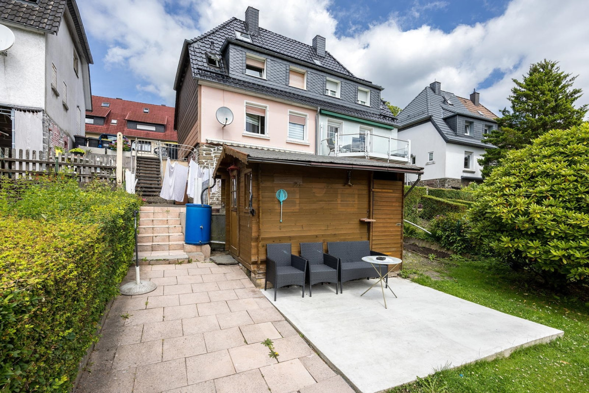 Gartenhaus mit Terrasse