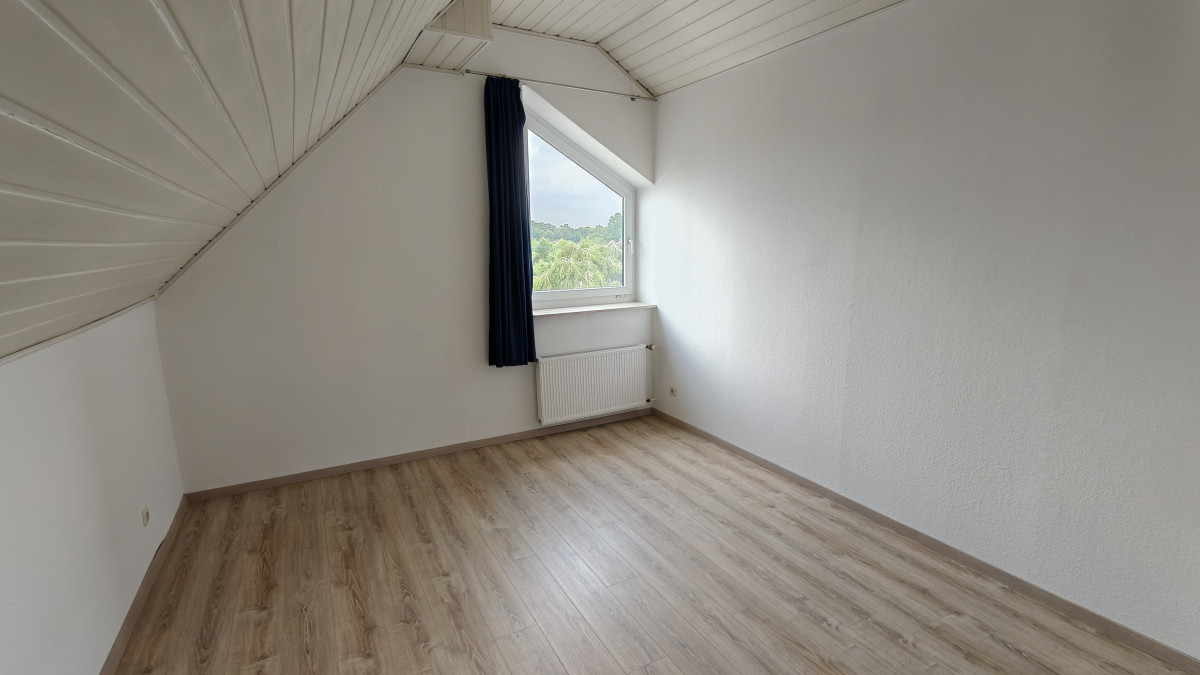 Schlafzimmer DG