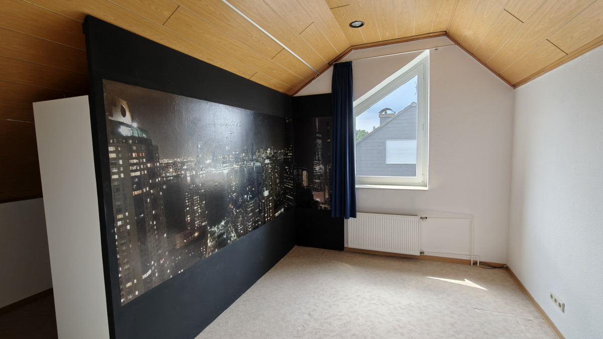 Schlafzimmer mit Ankleide DG