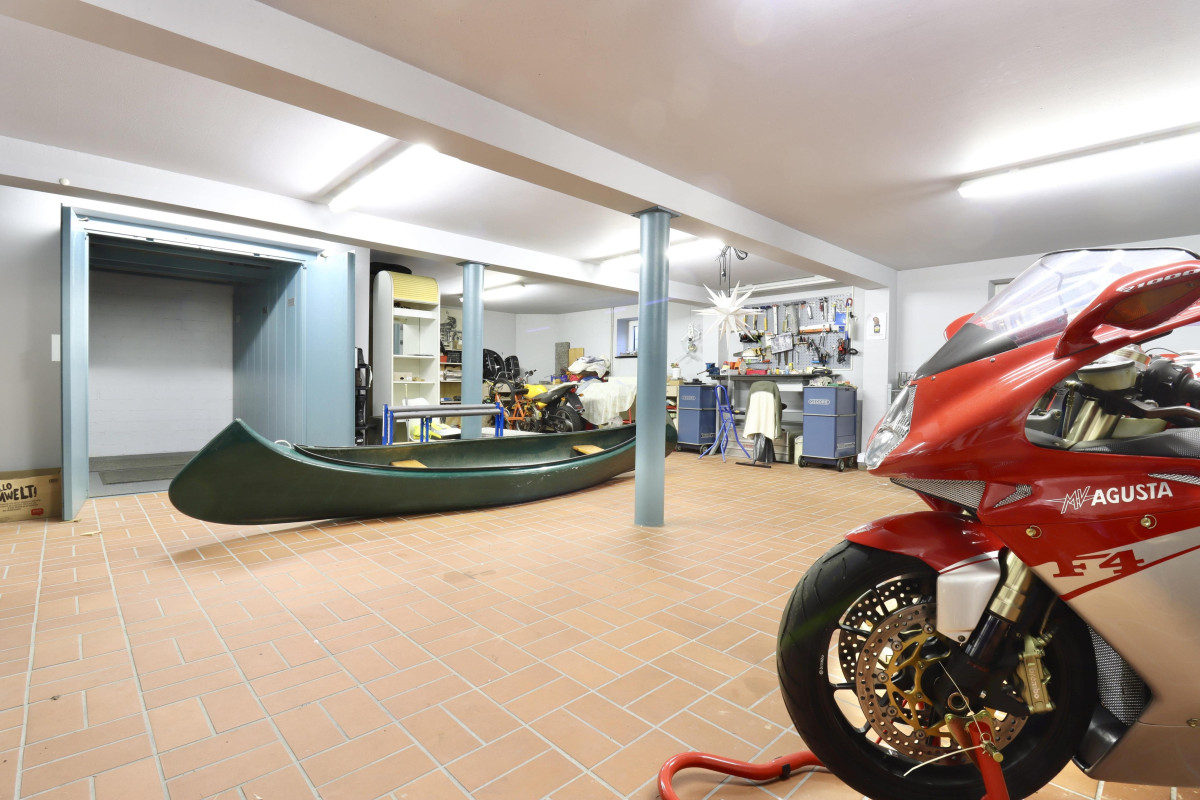 Kradgarage mit Aufzug