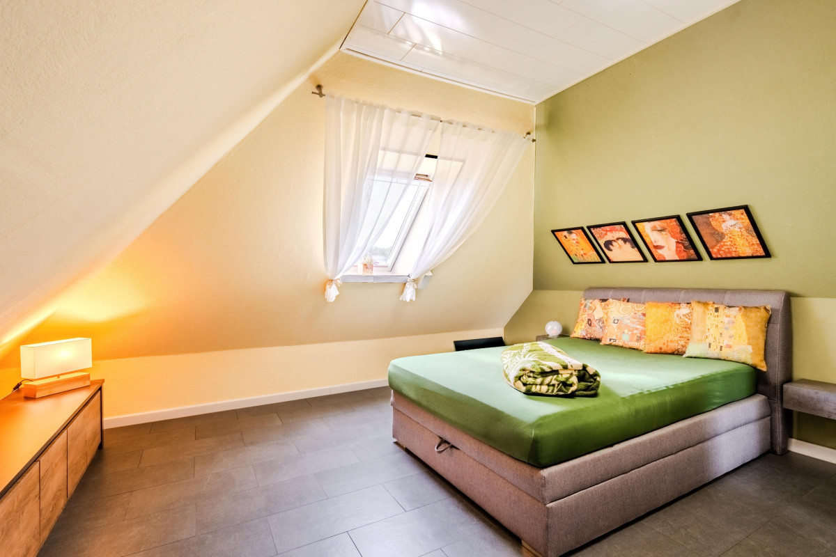 Schlafzimmer 2 OG