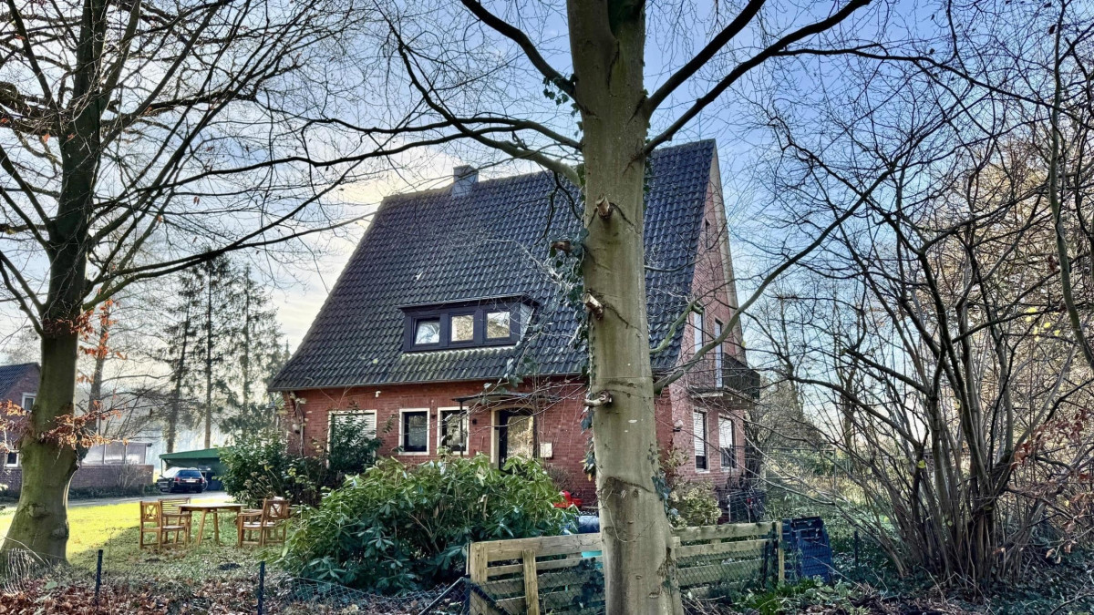 EFH Straßenansicht