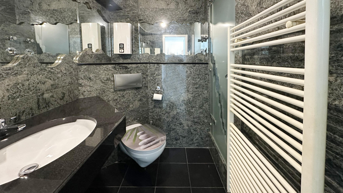 Ga¨ste WC Duschbad