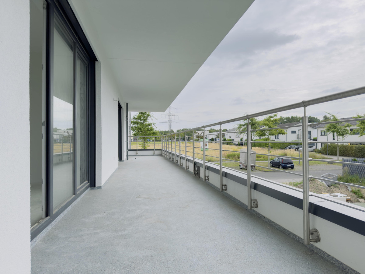 großer Balkon